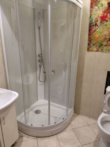 Установка душевой кабины шириной до 90 см