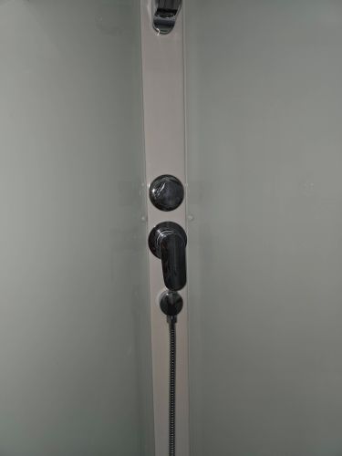 Установка душевой кабины шириной до 90 см