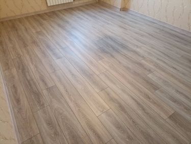 Монтаж пластикового плинтуса