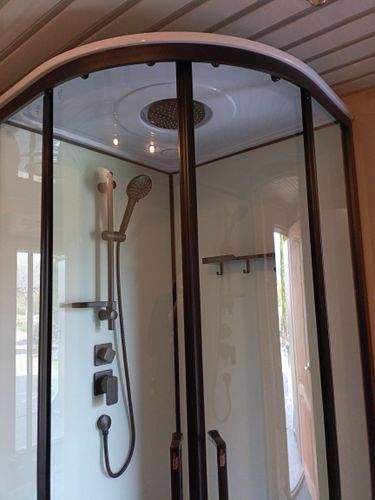 Установка душевой кабины шириной до 90 см