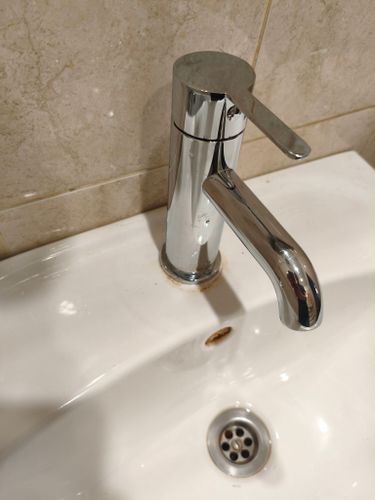 Установка смесителя (на готовые коммуникации)