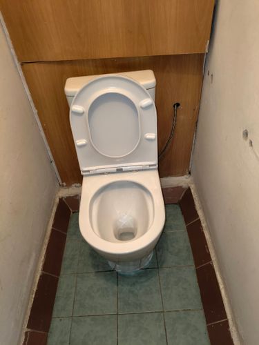 Установка напольного унитаза