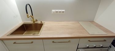 Установка столешницы ДСП Установка и подключение врезной мойки Установка и подключение электрической варочной поверхности