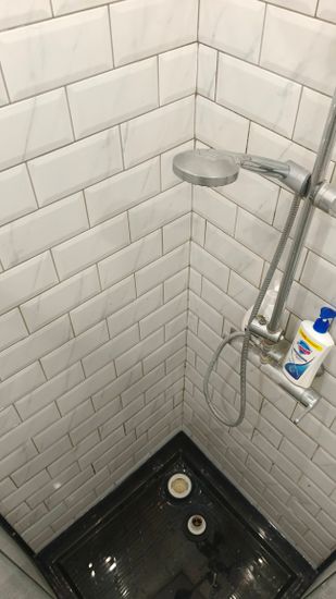 Герметизация стыков душевой кабины