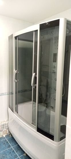 Доплата за установку душевой кабины с гидромассажем