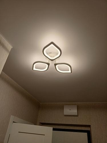 Монтаж и подключение настенно-потолочного светильника