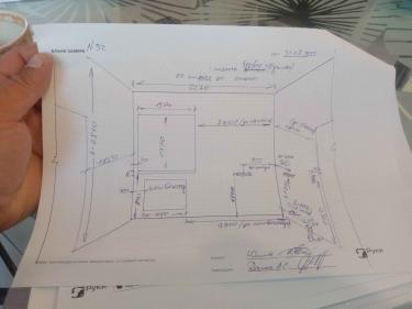 Проведены точные измерения пространства, составлен детальный план с указанием размеров стен и расположения элементов. Все данные зафиксированы на бумаге для дальнейшего проектирования.