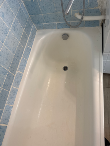 Устройство двухкомпонентной затирки в межплиточных швах