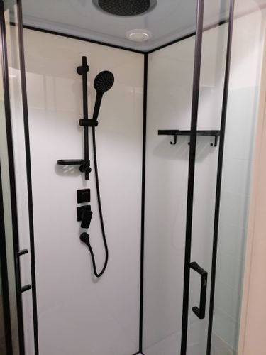 Установка душевой кабины шириной до 90 см