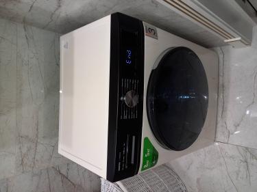 Подключена новая техника: подведены коммуникации, выполнено крепление к водопроводу, проверена герметичность соединений, установлена на ровную поверхность, проведено тестирование работы.