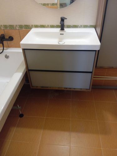 Установлен новый запорный механизм, обеспечивающий надежное функционирование водопровода. Демонтирован старый элемент, произведена проверка герметичности соединений.