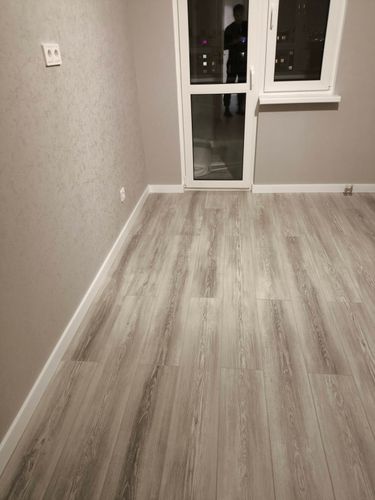 Монтаж полиуретанового/дюрополимерного/полистиролового плинтуса