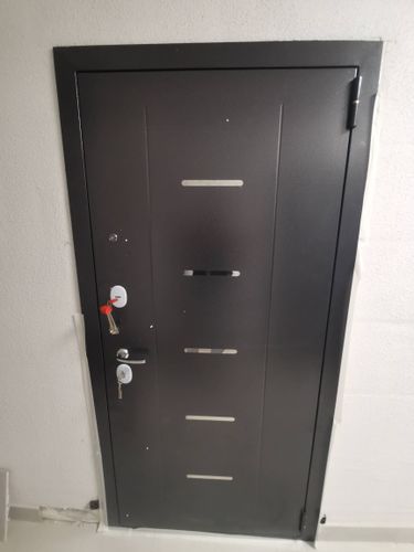 Установка входной двери весом до 95 кг