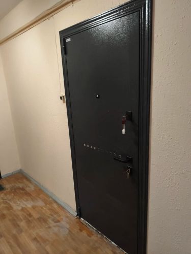 Демонтаж металлической двери с сохранением дверного  блока
