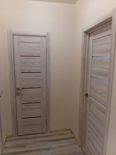 Установка межкомнатной двухстворчатой двери