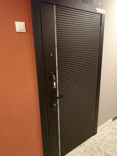 Установка входной двери весом до 95 кг