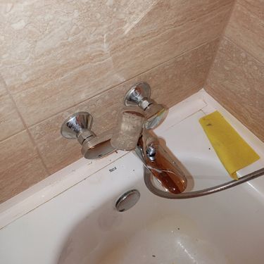 Установка смесителя (на готовые коммуникации)