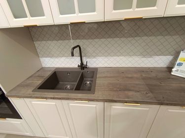 Сборка и установка кухонного каркаса Замена фасадов Установка столешницы ДСП