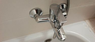 Установка смесителя (на готовые коммуникации)