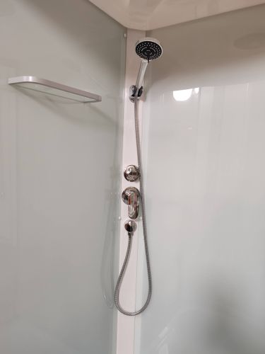 Установка душевой кабины шириной до 90 см