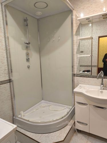 Установка душевой кабины шириной до 90 см