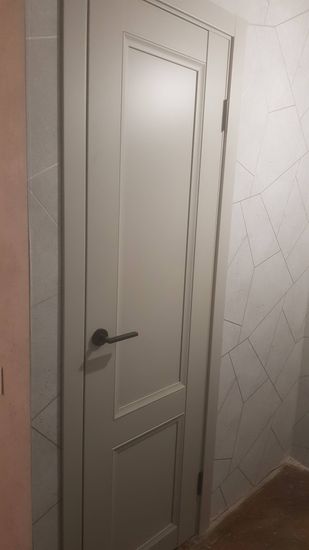 Установлена складная конструкция, закреплены направляющие, произведен монтаж петель, ручек. Проверена плавность движения, надежность креплений, завершена отделка проема.