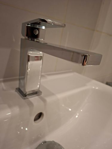 Установка смесителя (на готовые коммуникации)