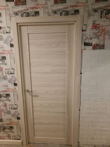 Изготовлена и смонтирована складная конструкция, установлены направляющие, закреплены панели, отрегулированы механизмы, обеспечена плавная работа, завершена отделка проема.