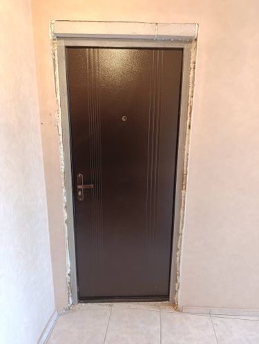 Установка входной двери весом до 95 кг