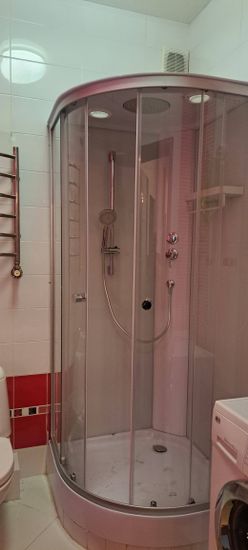 Установка душевой кабины шириной до 90 см