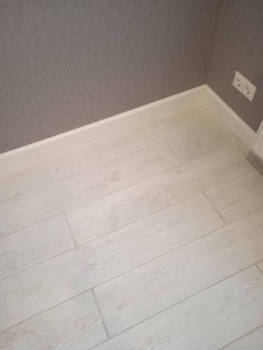 Монтаж деревянного/мдф плинтуса