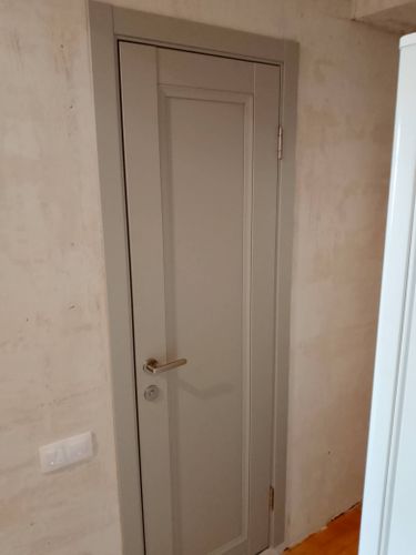 Установка межкомнатной одностворчатой двери с врезанной фурнитурой