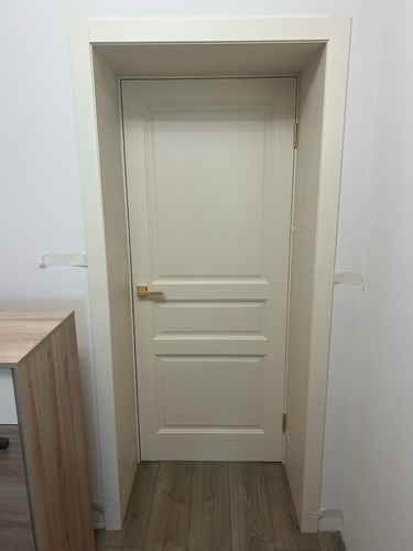 Установка межкомнатной одностворчатой двери с врезанной фурнитурой