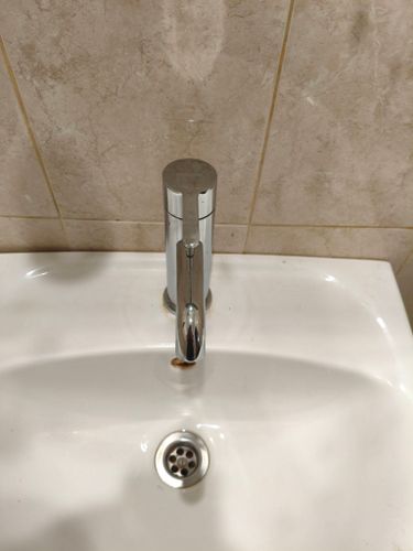 Установка смесителя (на готовые коммуникации)