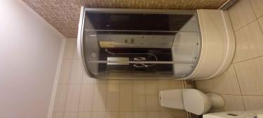 Установлено современное оборудование с функцией гидромассажа, подключены водопровод и электричество, герметично закреплены стеклянные панели, проверена работоспособность всех систем.