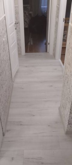 Монтаж пластикового плинтуса