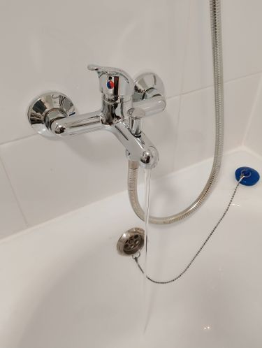 Установка смесителя (на готовые коммуникации)