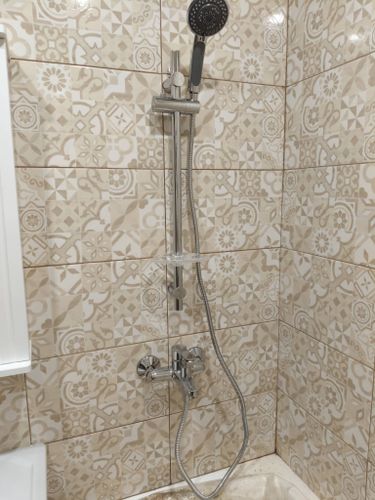 Сборка и навеска зеркального шкафа в ванной комнате