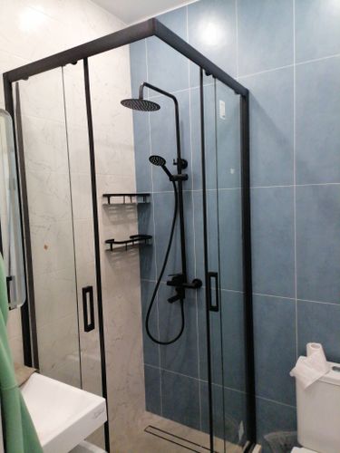 Установка душевого уголка/ширмы с поддоном