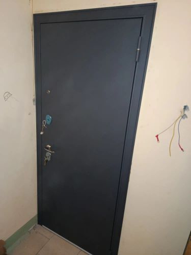 Демонтаж металлической двери с сохранением дверного  блока