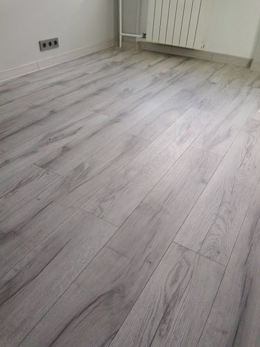 Монтаж пластикового плинтуса