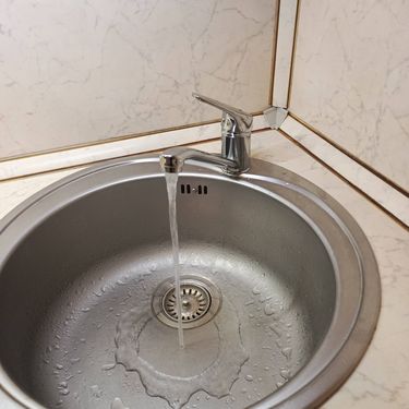 Установка смесителя (на готовые коммуникации)