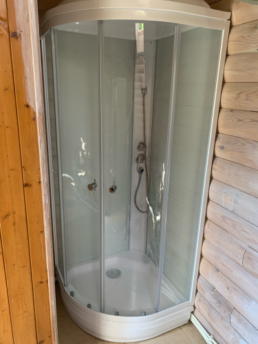 Установка душевой кабины шириной до 90 см