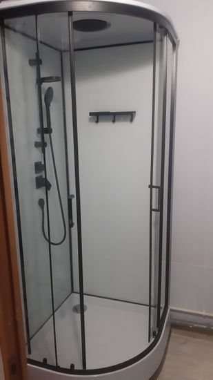 Установка душевой кабины шириной до 90 см