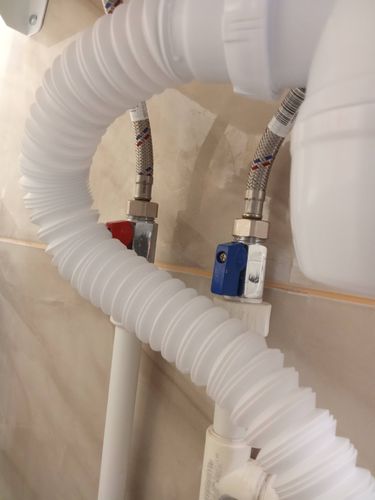 Установка смесителя (на готовые коммуникации)