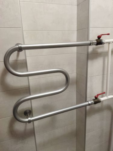 Монтаж водяного полотенцесушителя на готовую подводку (без подгонки)