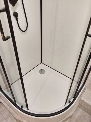 Установка душевой кабины шириной до 90 см