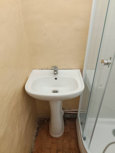 Установка раковины на пьедестале/полупьедестале