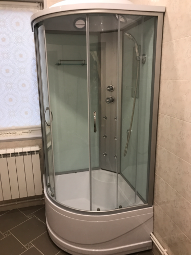 Установка душевой кабины шириной до 90 см