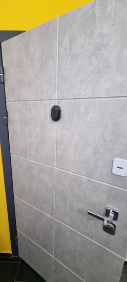 Установка дверного глазка